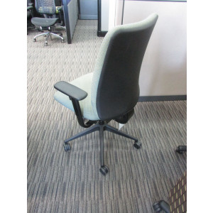 Steelcase Crew Task Chair -  Product Picture 3