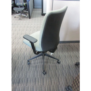 Steelcase Crew Task Chair - Product Picture 3