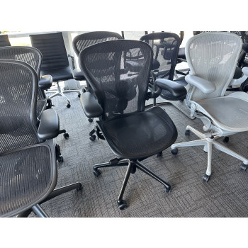 Remastered Pre-Owned Herman Miller Aeron Chair (Onyx Tone)