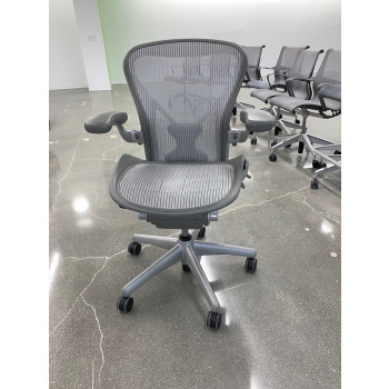 Herman Miller Aeron Chair (Titanium) 