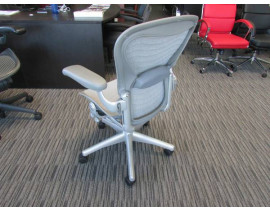 Herman Miller Aeron Chair (Titanium)