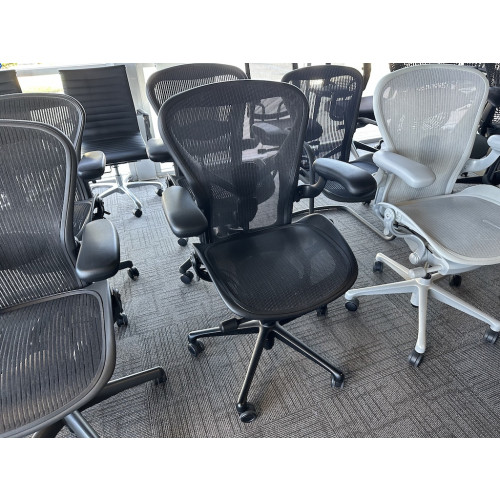 The Perfect Remastered Pre-Owned Herman Miller Aeron Chair (Onyx Tone)