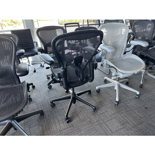 Remastered Pre-Owned Herman Miller Aeron Chair (Onyx Tone)
