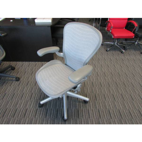 Herman Miller Aeron Chair (Titanium)