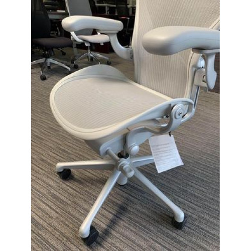 Remastered  Pre-Owned Refubished Herman Miller Aeron Chair (Mineral Tone)