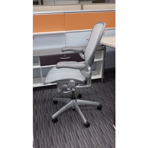 Herman Miller Aeron Chair (Titanium)